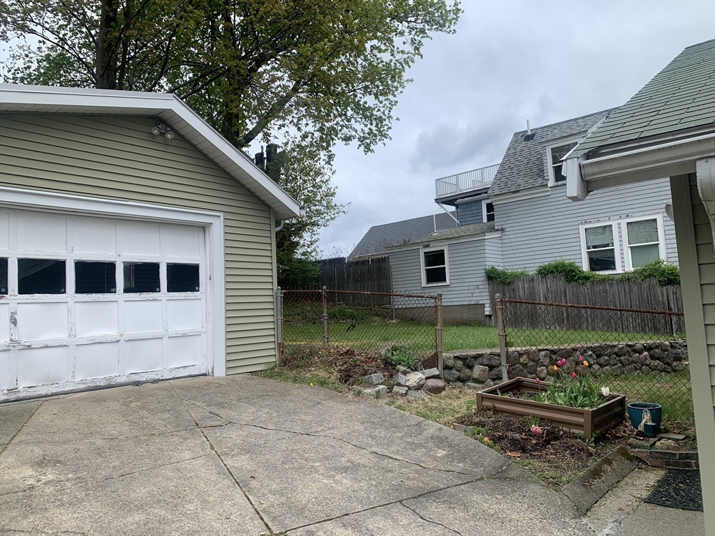 15 Lincoln Ave