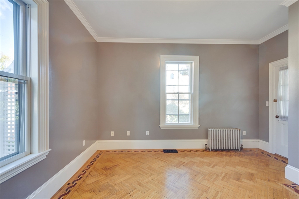 Medfield, Massachusetts 02052, United States, 5 Bedrooms Bedrooms, ,3 BathroomsBathrooms,Residential,Pending,102107