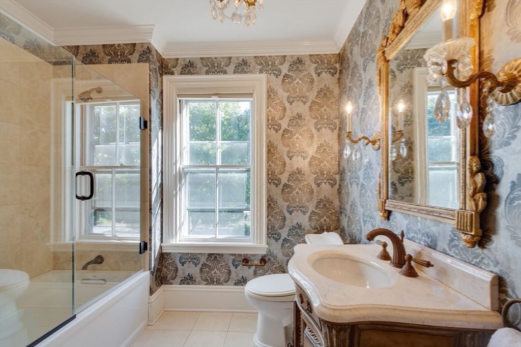 Medfield, Massachusetts 02052, United States, 5 Bedrooms Bedrooms, ,3 BathroomsBathrooms,Residential,Pending,102107