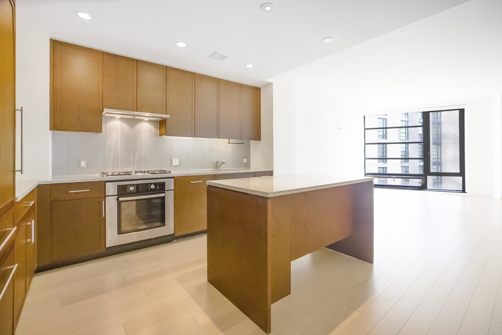 580 Washington St #12E Floor 12