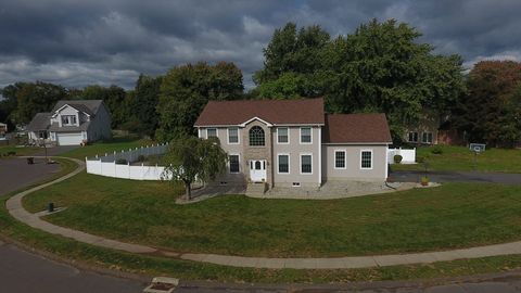 18 Wildflower Ln Agawam MA 01001