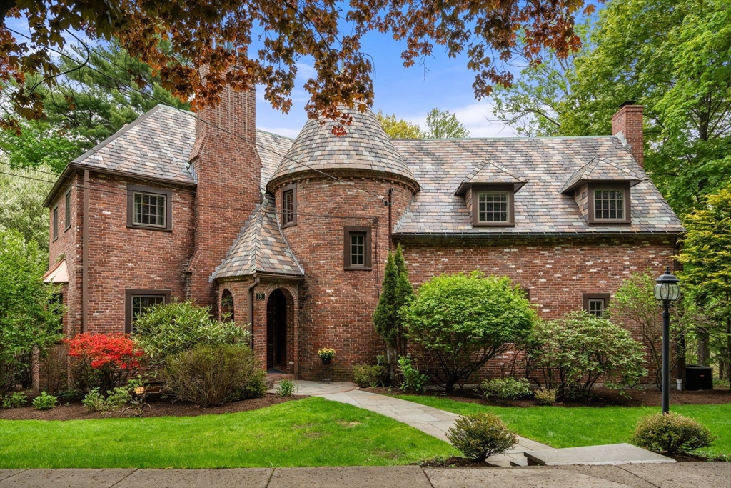 Photo of 191 Waban Ave, Newton, MA