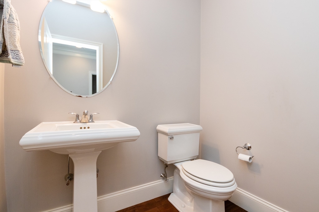 Franklin, Massachusetts 02038, United States, 2 Bedrooms Bedrooms, ,3 BathroomsBathrooms,Residential,Active,159217