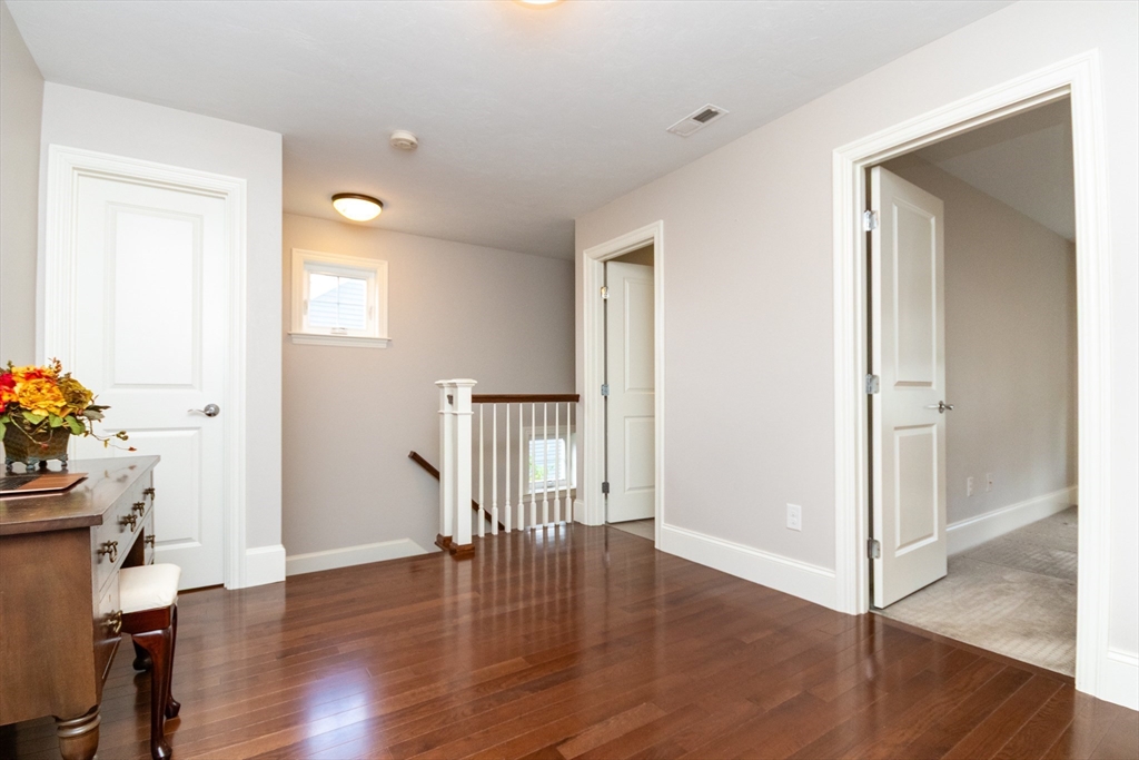 Franklin, Massachusetts 02038, United States, 2 Bedrooms Bedrooms, ,3 BathroomsBathrooms,Residential,Active,159217