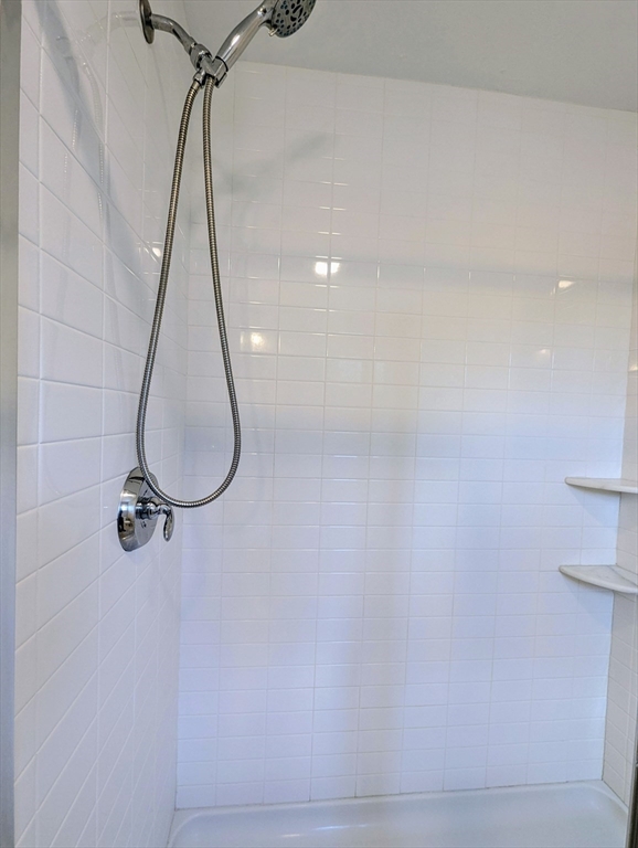 Franklin, Massachusetts 02038, United States, 2 Bedrooms Bedrooms, ,3 BathroomsBathrooms,Residential,Active,159217