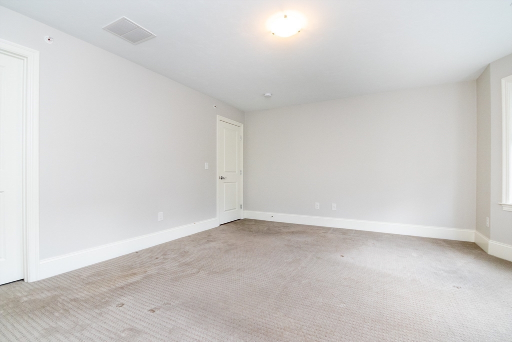 Franklin, Massachusetts 02038, United States, 2 Bedrooms Bedrooms, ,3 BathroomsBathrooms,Residential,Active,159217