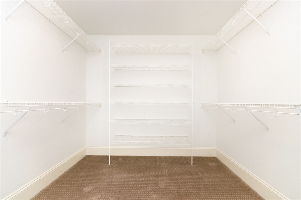 Franklin, Massachusetts 02038, United States, 2 Bedrooms Bedrooms, ,3 BathroomsBathrooms,Residential,Active,159217