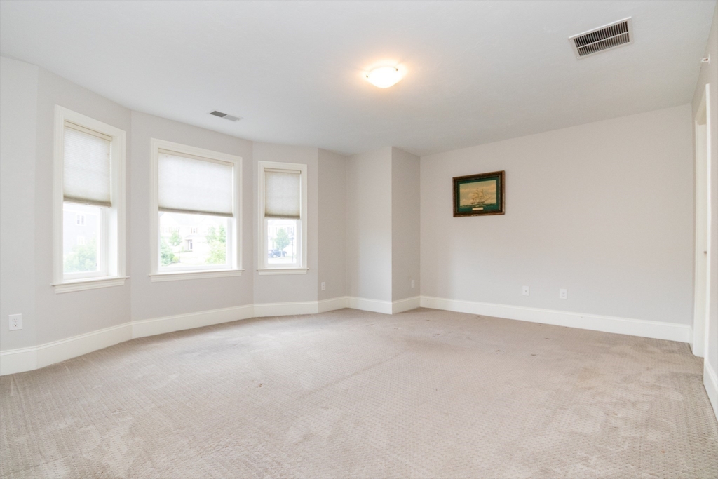 Franklin, Massachusetts 02038, United States, 2 Bedrooms Bedrooms, ,3 BathroomsBathrooms,Residential,Active,159217