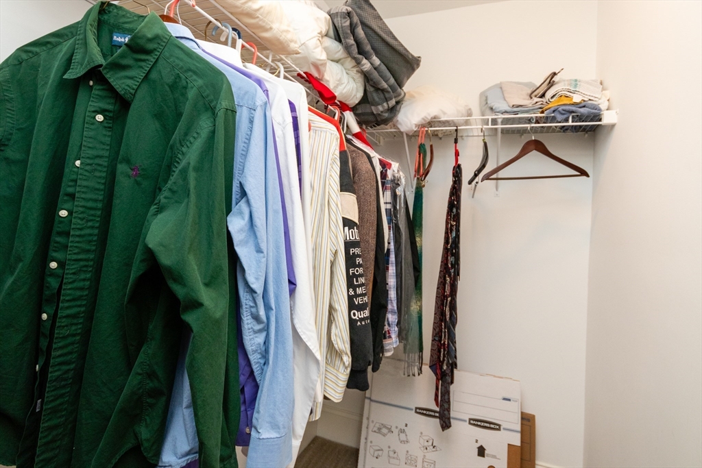 Franklin, Massachusetts 02038, United States, 2 Bedrooms Bedrooms, ,3 BathroomsBathrooms,Residential,Active,159217