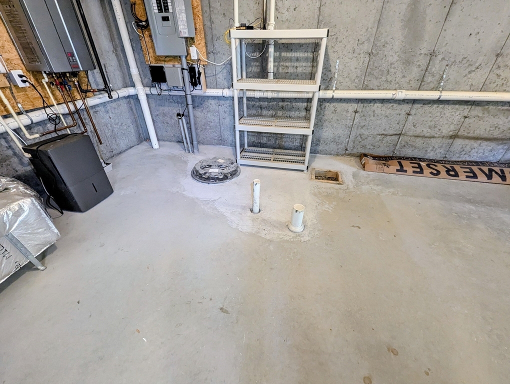 Franklin, Massachusetts 02038, United States, 2 Bedrooms Bedrooms, ,3 BathroomsBathrooms,Residential,Active,159217