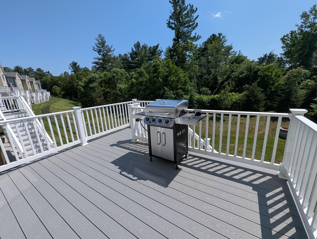 Franklin, Massachusetts 02038, United States, 2 Bedrooms Bedrooms, ,3 BathroomsBathrooms,Residential,Active,159217