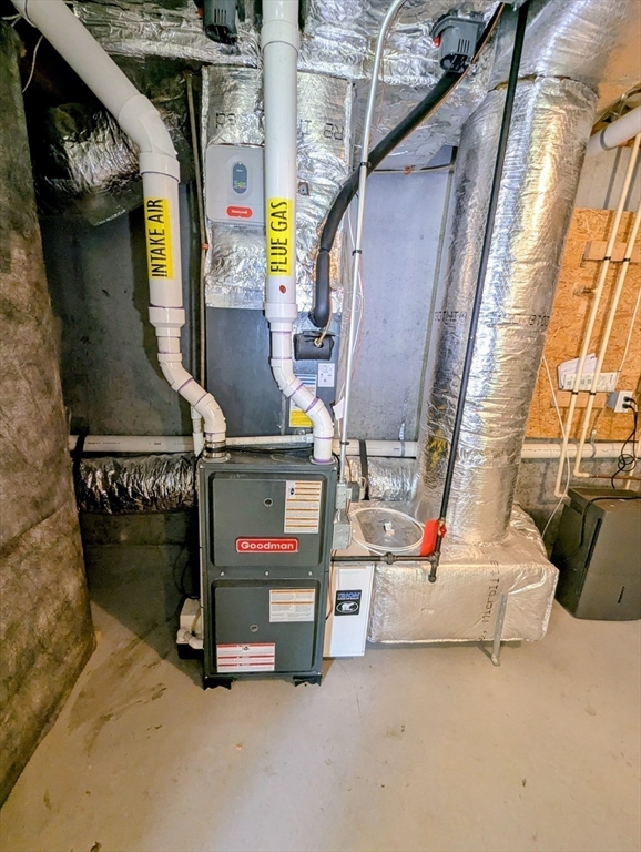 Franklin, Massachusetts 02038, United States, 2 Bedrooms Bedrooms, ,3 BathroomsBathrooms,Residential,Active,159217