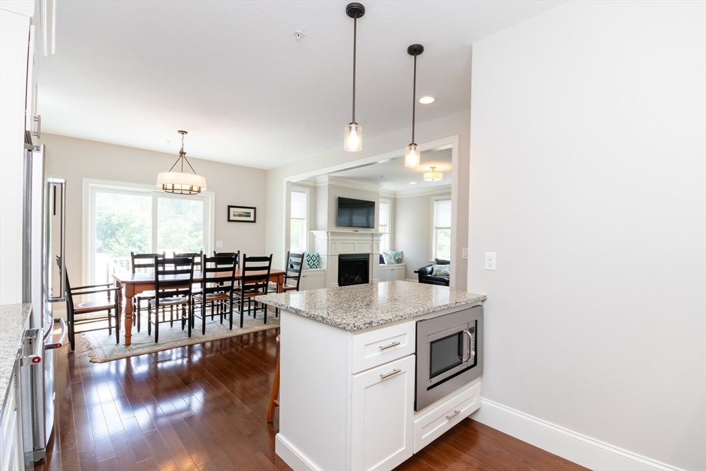 Franklin, Massachusetts 02038, United States, 2 Bedrooms Bedrooms, ,3 BathroomsBathrooms,Residential,Active,159217