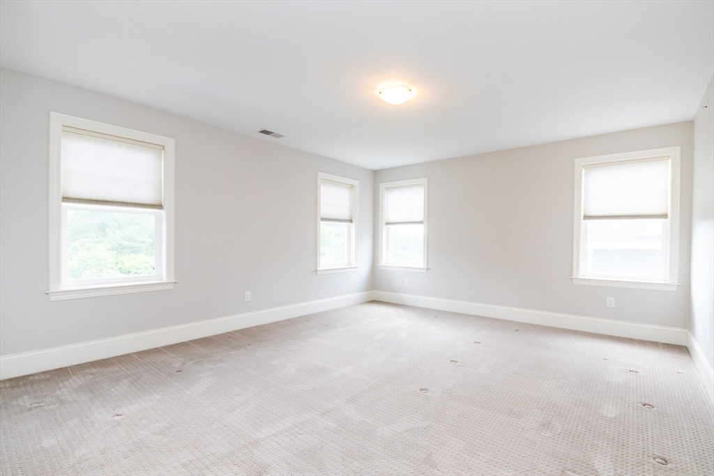 Franklin, Massachusetts 02038, United States, 2 Bedrooms Bedrooms, ,3 BathroomsBathrooms,Residential,Active,159217