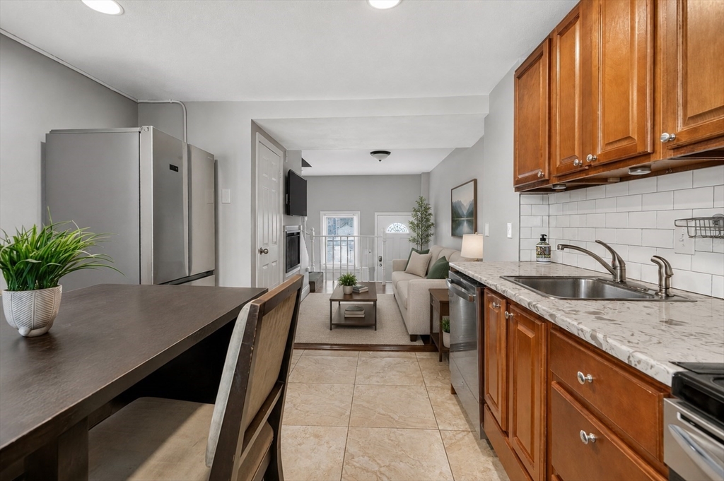 37 Marion St 37
