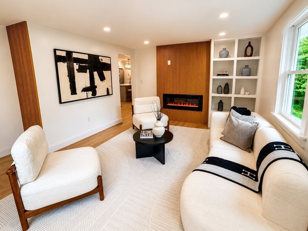 315 Lake Dr
