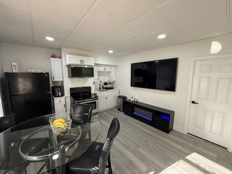 719 Main St Clinton MA 01510