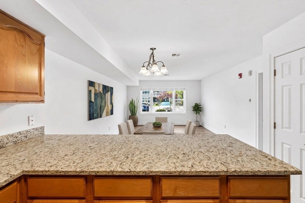 24 Greenleaves Dr 406