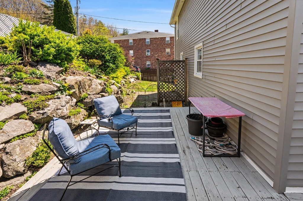 286 Pleasant St