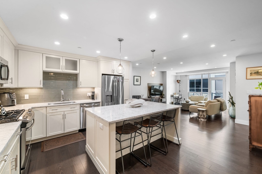 201 Elliott St #409, Beverly, MA Photo #4