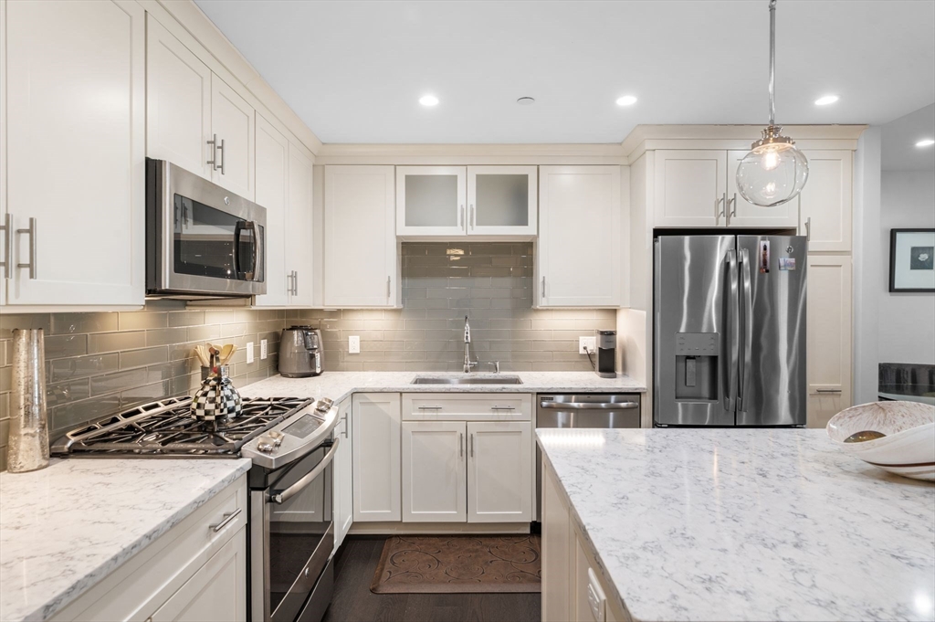 201 Elliott St #409, Beverly, MA Photo #2