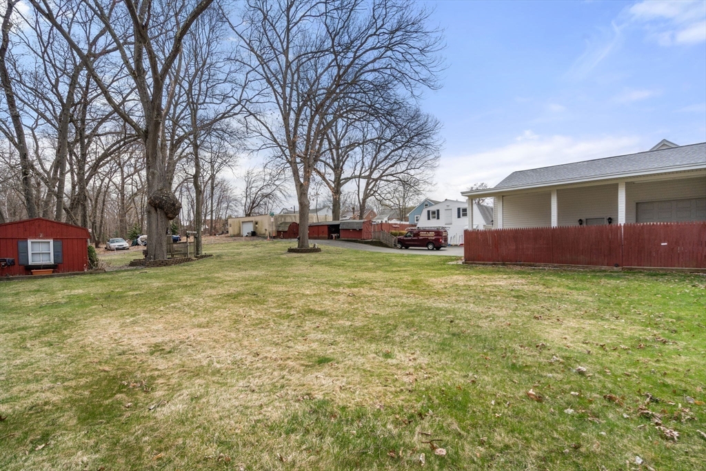 Springfield, Massachusetts 01104, United States, 3 Bedrooms Bedrooms, ,2 BathroomsBathrooms,Residential,Active,166996