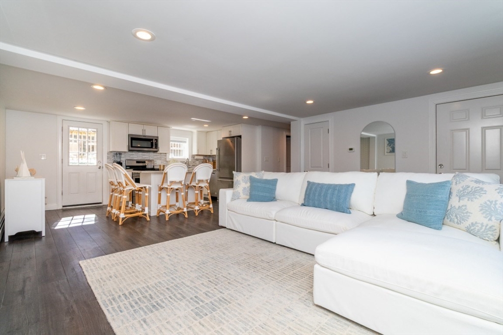 43 Sagamore Ave 1A