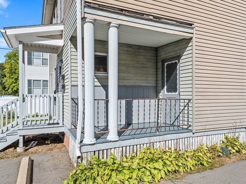 24 Ford St
