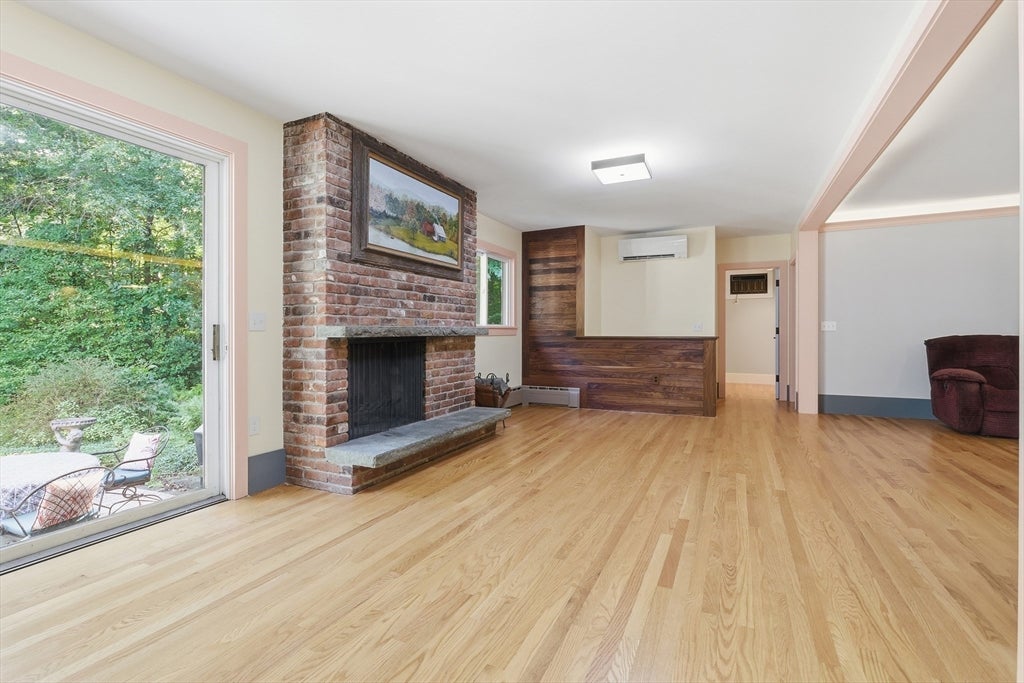 131 Warren Ave, Harvard, MA Photo #21