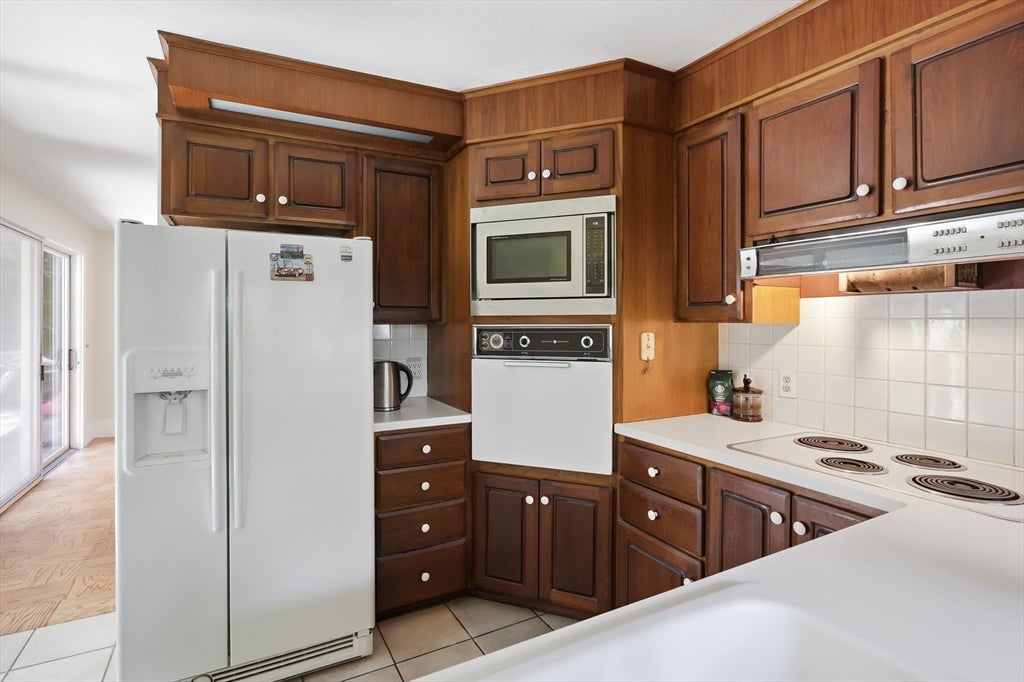 131 Warren Ave, Harvard, MA Photo #8