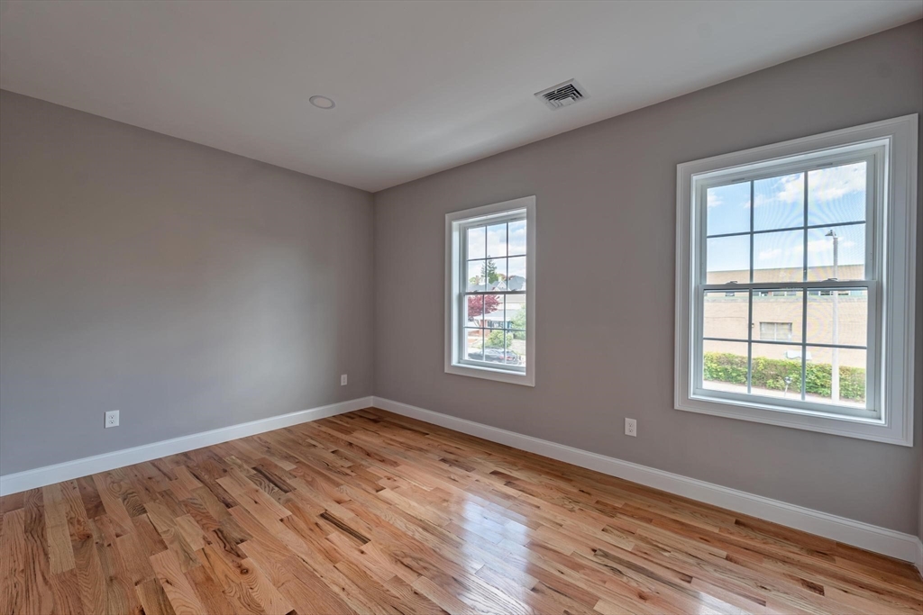 364 High St, Fall River, MA Photo #25