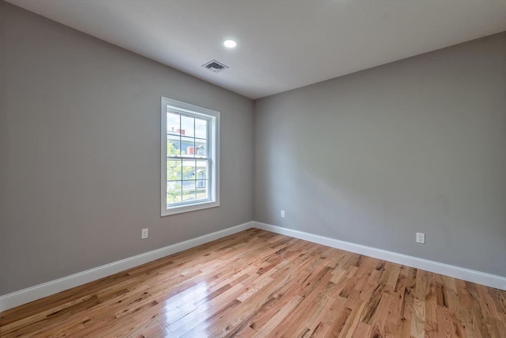 364 High St, Fall River, MA Photo #21