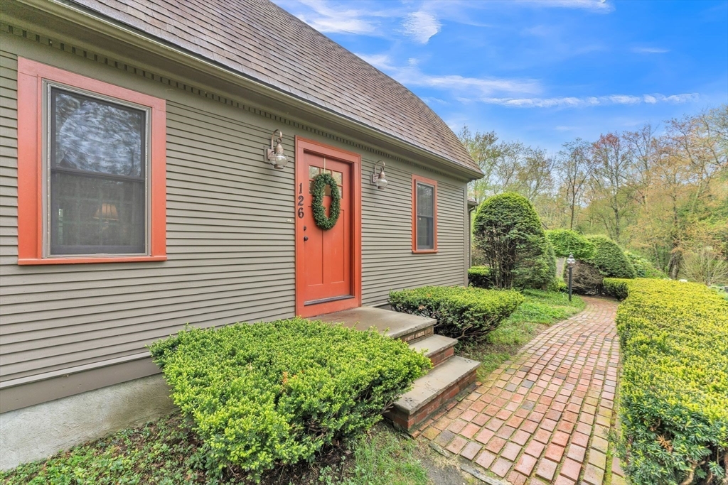 126 Fruit St
