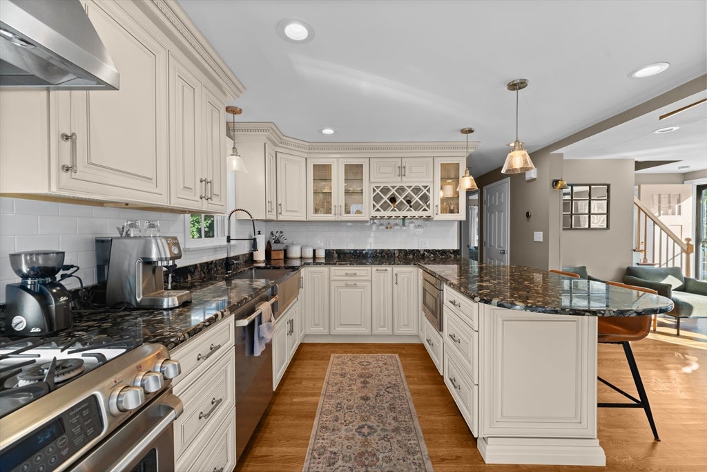 28 Lawrence Street, Danvers, MA, 28 Lawrence Street, Danvers, MA Photo #4