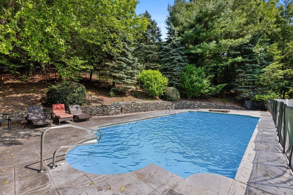 26 Blackthorn Rd