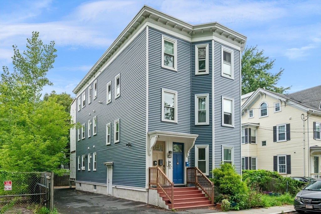 33 Plainfield St 2