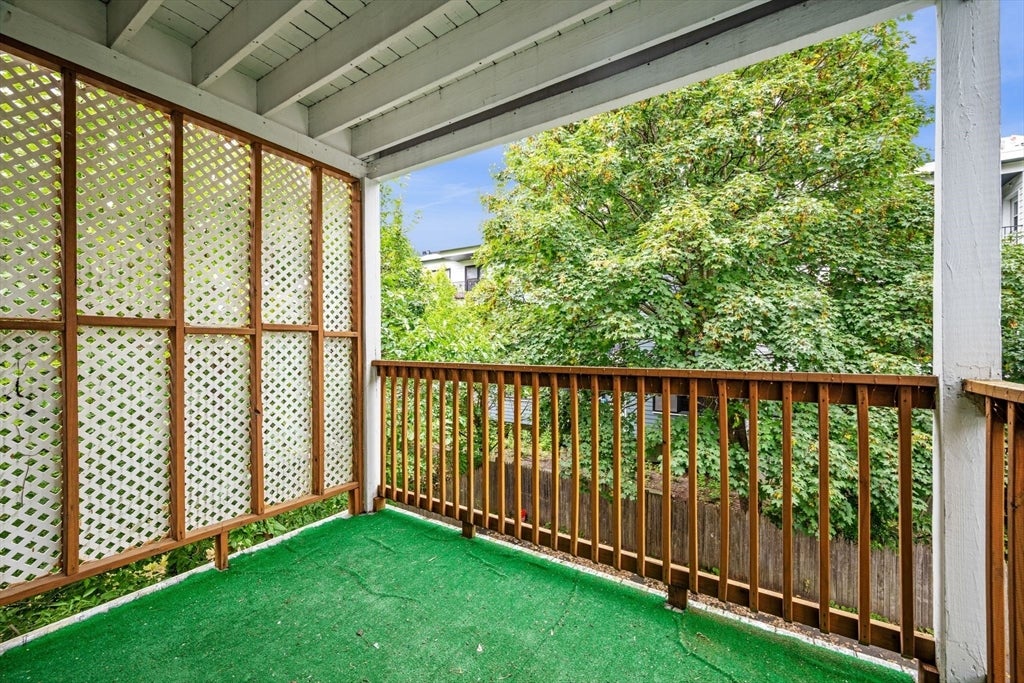 33 Plainfield St 2