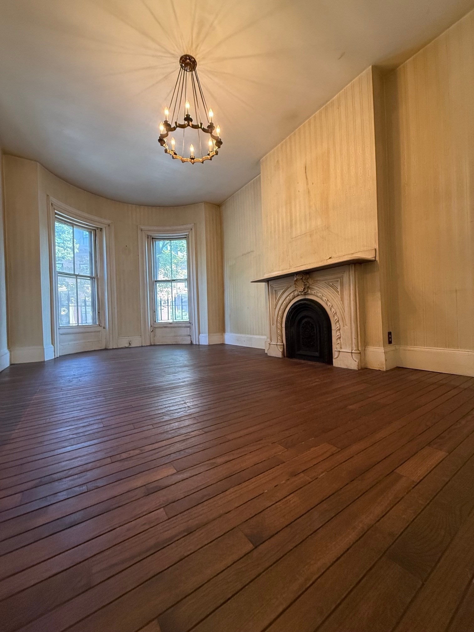 162 W Newton Street