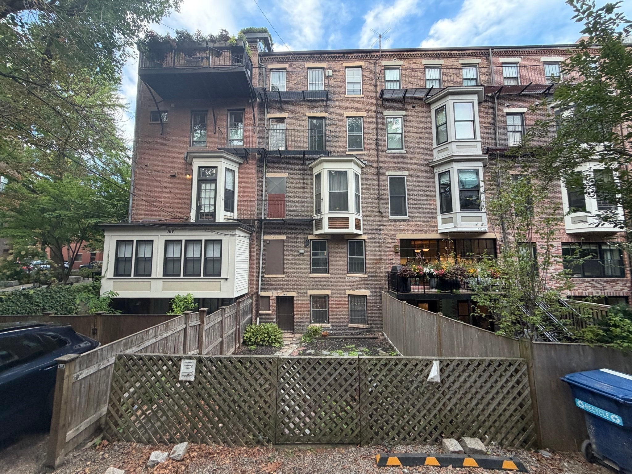 162 W Newton Street