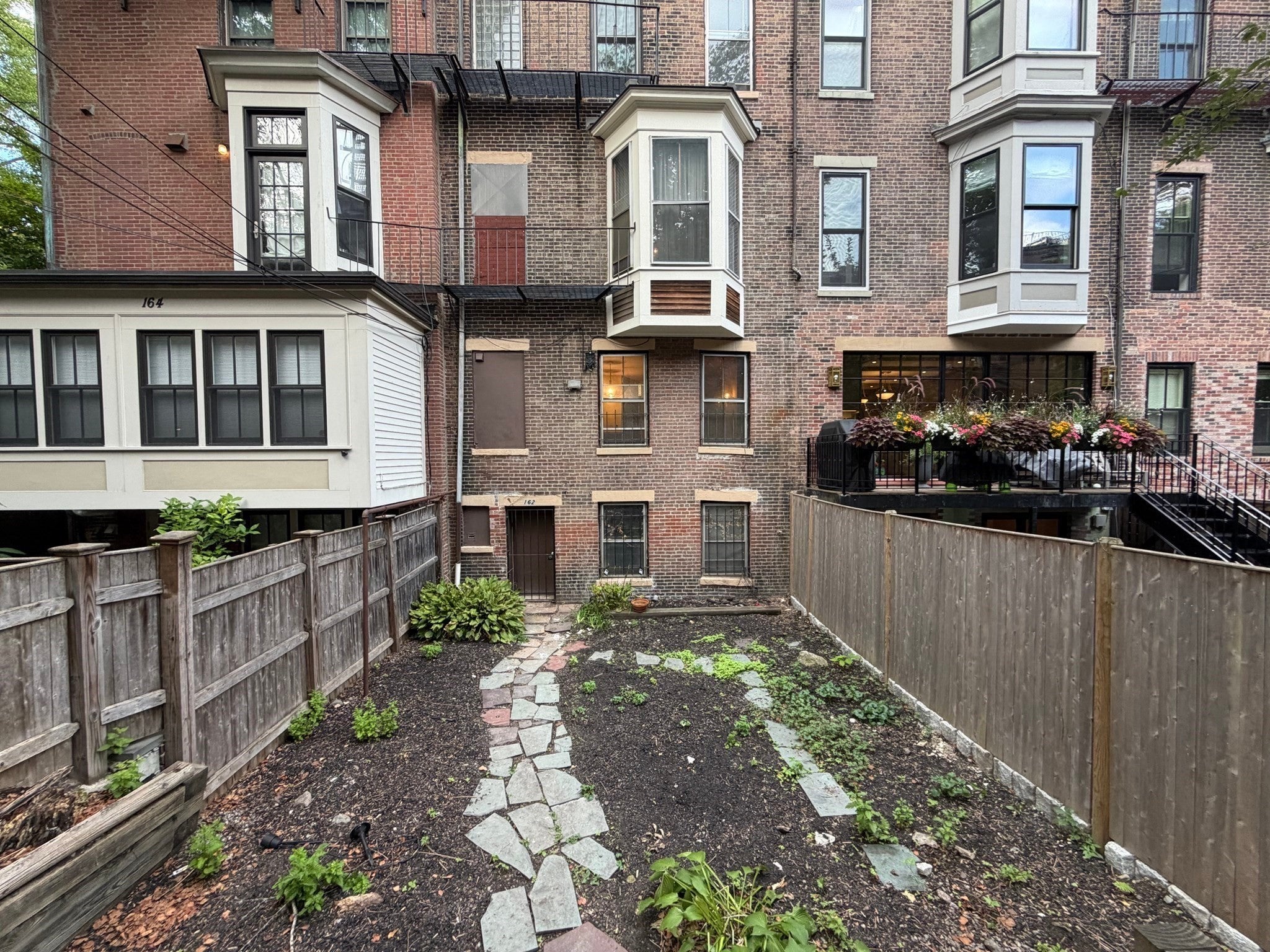 162 W Newton Street