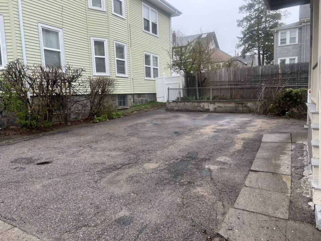 168 Brook Rd 1