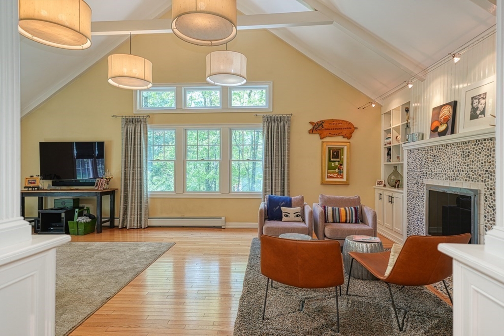16 Brimstone Ln