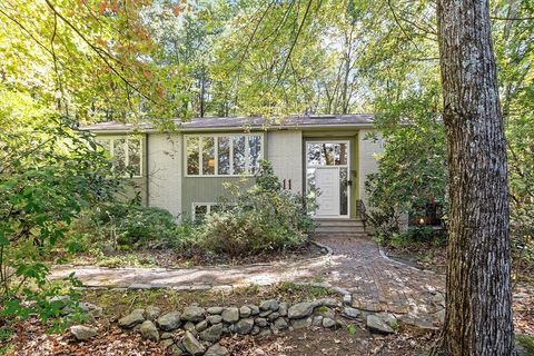 11 Horseshoe Dr Acton MA 01720