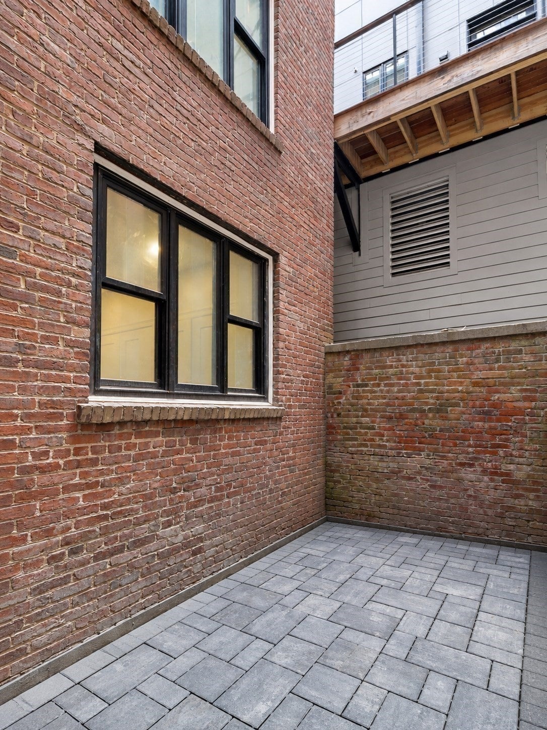20-21 Shawmut St, Boston, MA Photo #12