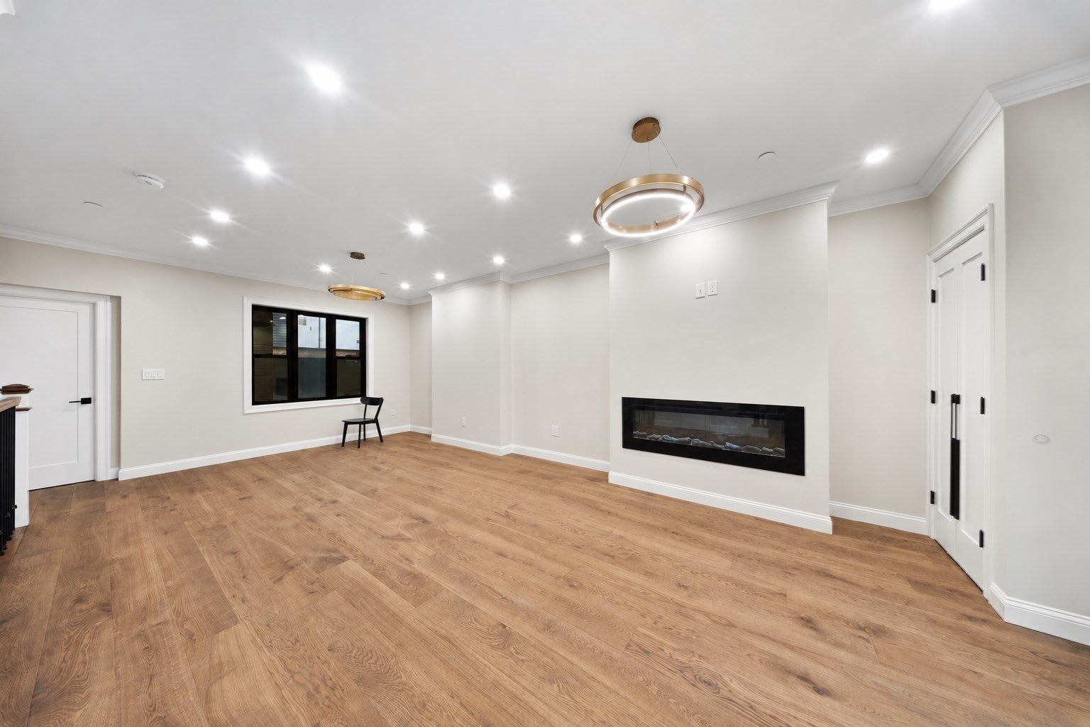 20-21 Shawmut St