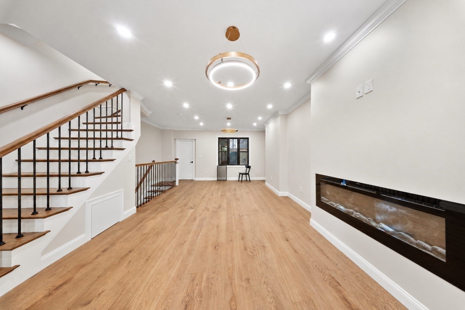 20-21 Shawmut St