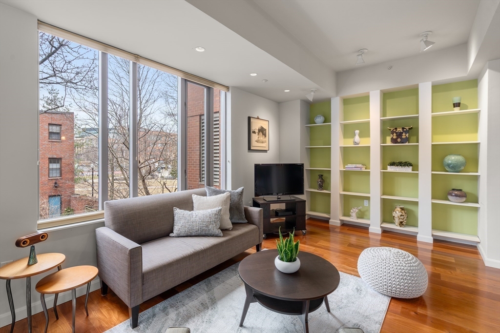 23 Bradford St 201