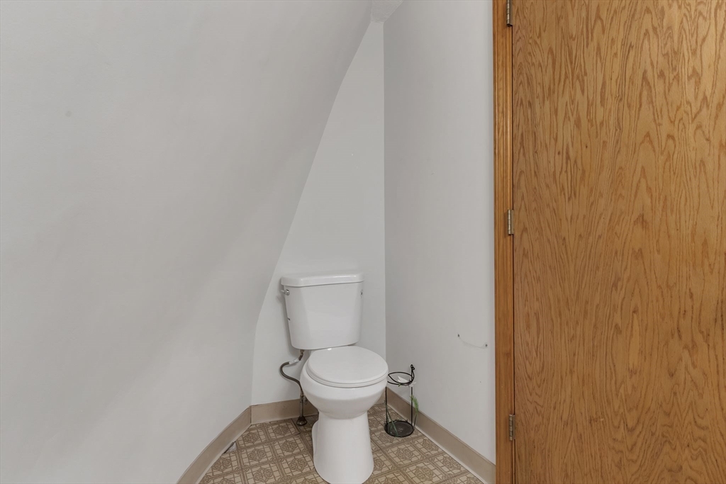 243 Oak St, Holliston, MA Photo #30