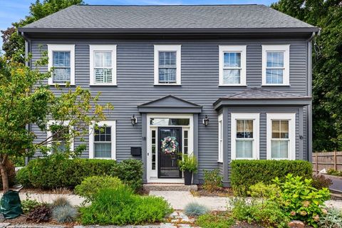 18 Bromfield 18 Newburyport MA 01950