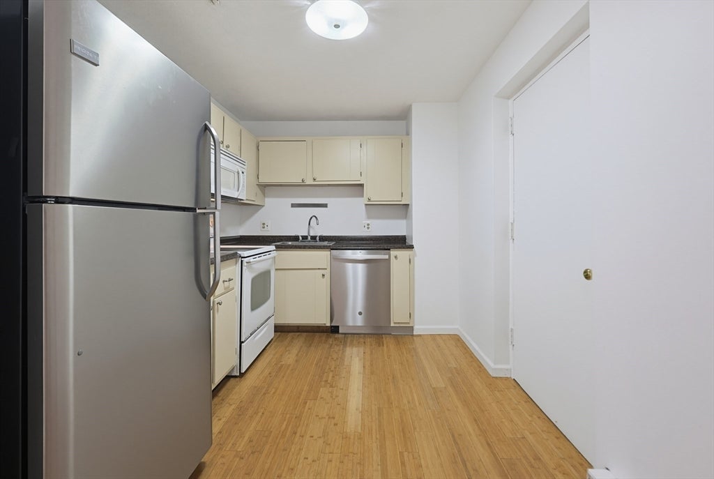65 Milliken Ave 3